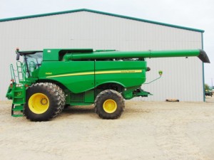 2015 JOHN DEERE 690