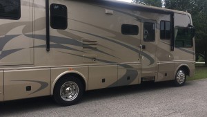 2006 National RV Dolphin