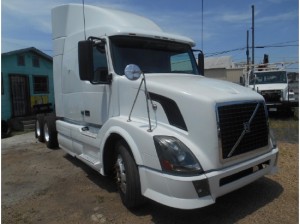 2010 VOLVO VNL64T630