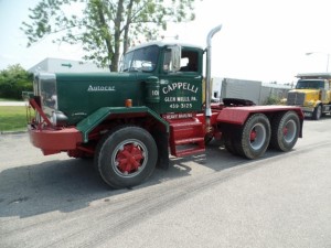 Heavy Duty Trucks - Conventional Trucks w/o Sleeper; 1963; AUTOCAR; DC9964