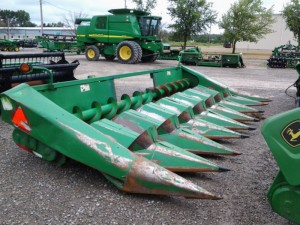 JOHN DEERE 843