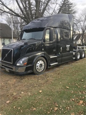 2012 VOLVO VNL64T780